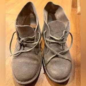 Clarks Original Desert Chukka Taupe Lace-Up Suede Boots